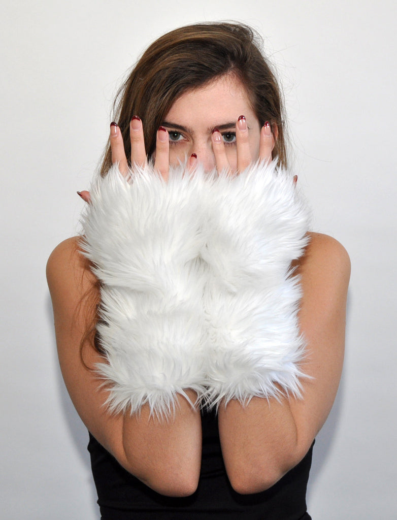 WHITER-THAN-A-POLAR MITTS