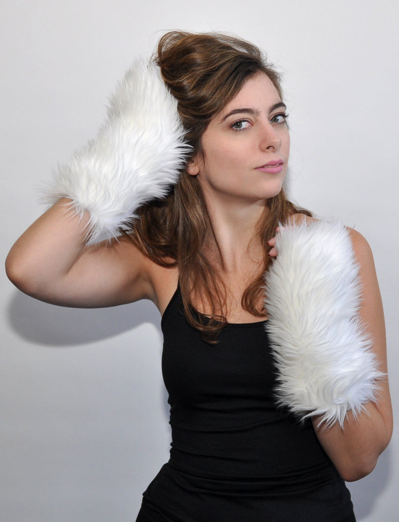 WHITER-THAN-A-POLAR MITTS