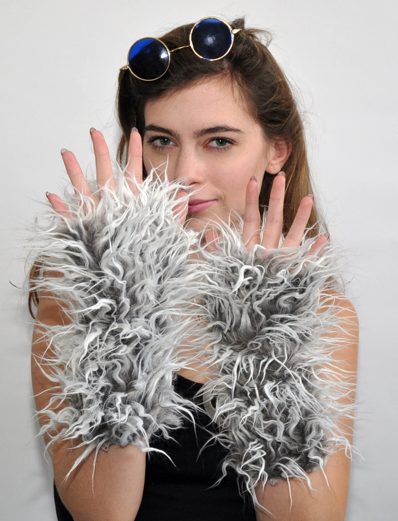 SIGNATURE SHAG MITTS