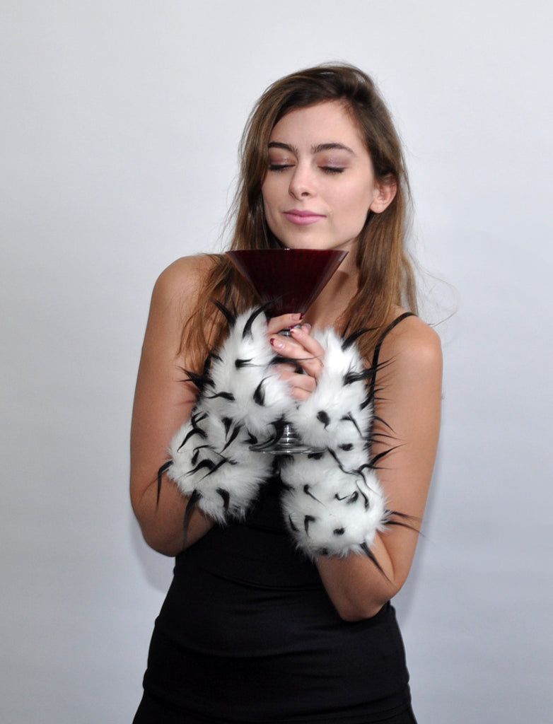 TIPSY BLACK ON WHITE MITTS