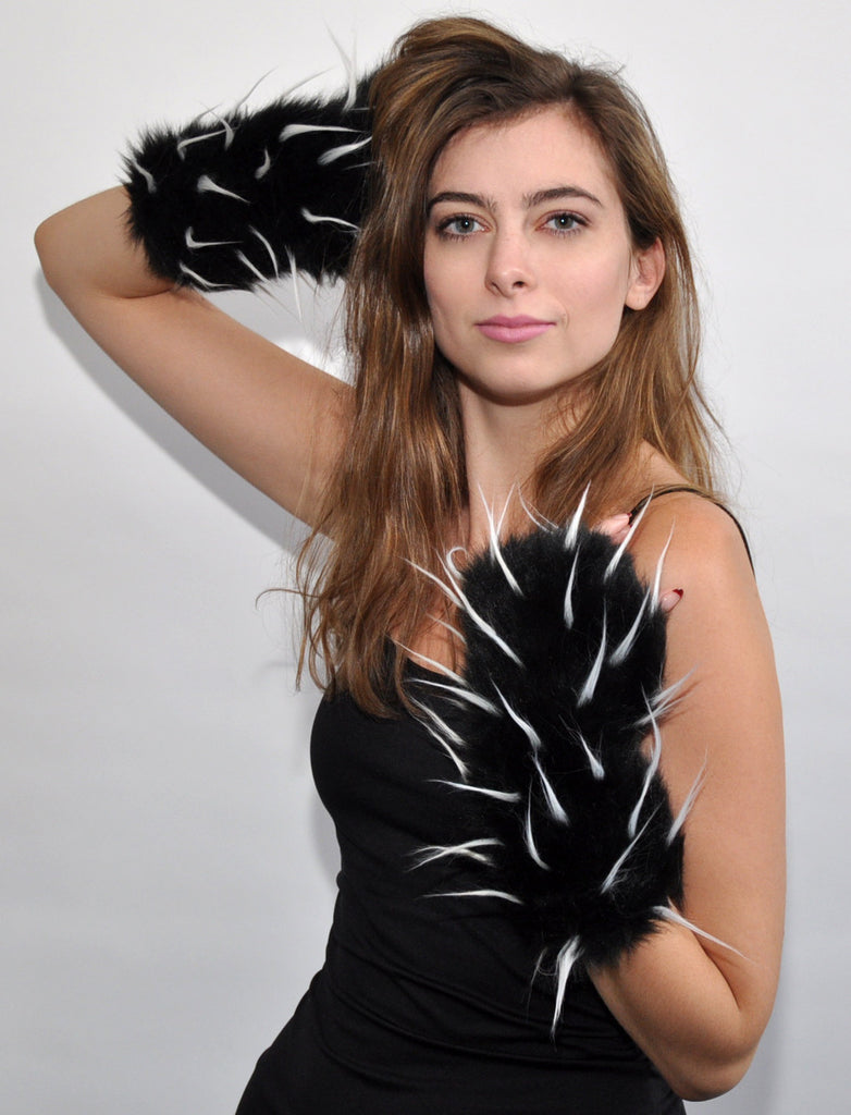 TIPSY WHITE ON BLACK MITTS